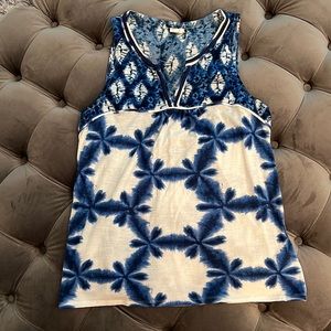 Akemi kin mixed media tank